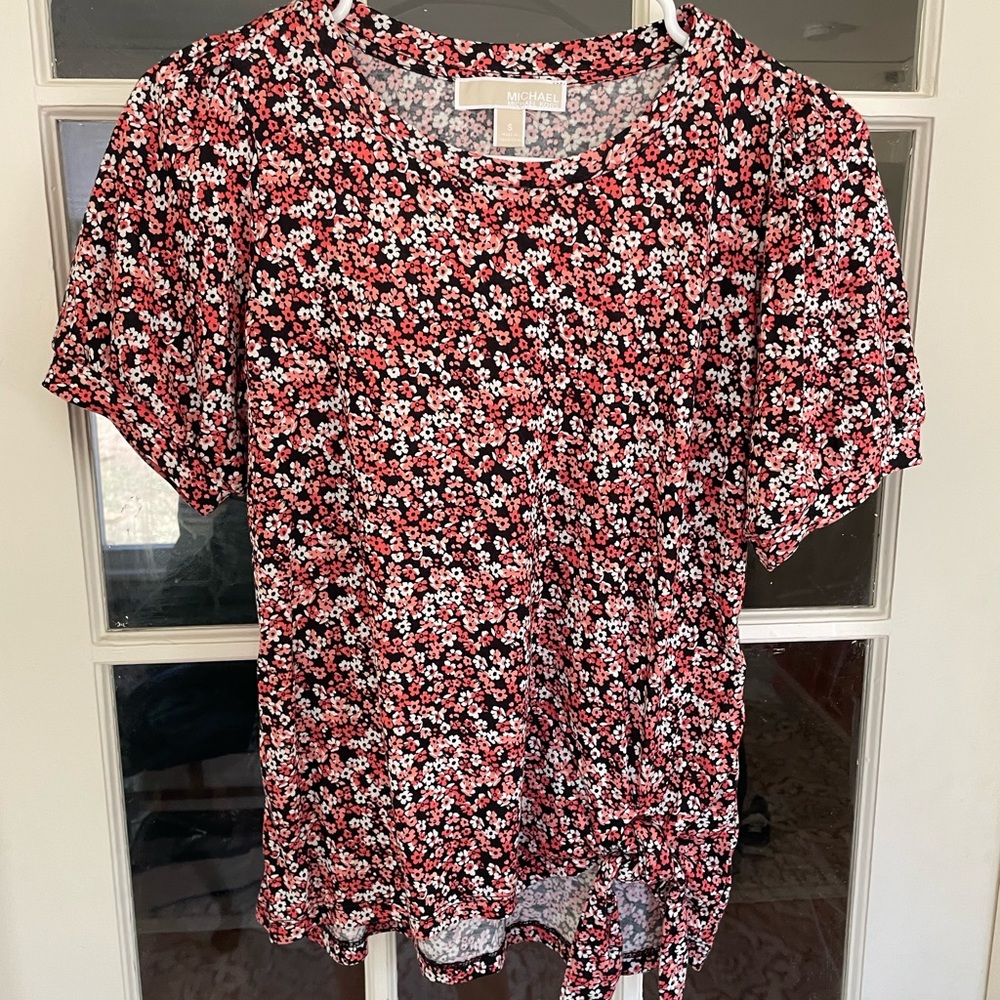 Brand: Micheal Kors ✨ Size: Small ✨ Color: Black with pink and white flowers